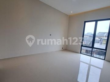 Dijual Rumah Cantik Brand New Fasad Modern Contemporer di Nusa Loka BSD City