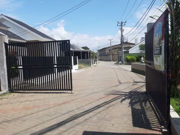 RUMAH Minimalis Plafon Tinggi dan Ruang Tamu Luas lebih Adem dan Sehat Lokasi Cipatik Nanjung