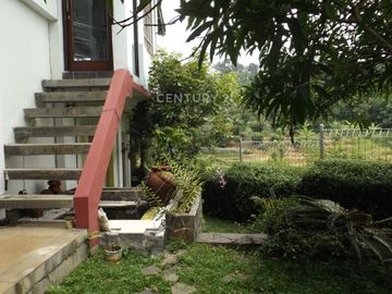 Rumah Mewah Nyaman Daerah Gunungpati Semarang Lengkap Ada Villa