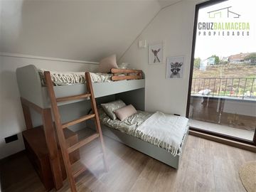 Nueva casa de 3 dormitorios mas estar, en condominio urbano