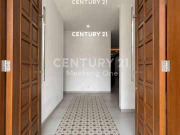 Brand New House Menteng Modern Minimalist