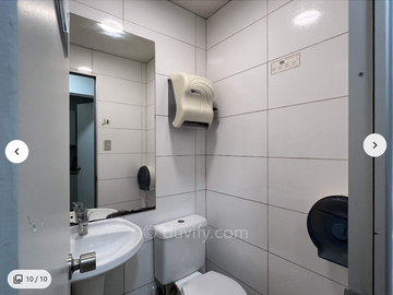 Local comercial ubicado en calle Suecia