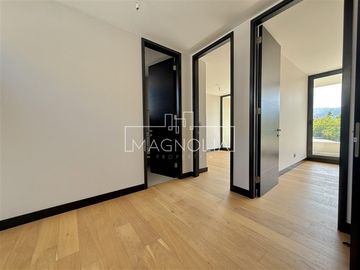 Casa en venta de 5 dorm. en Lo Barnechea