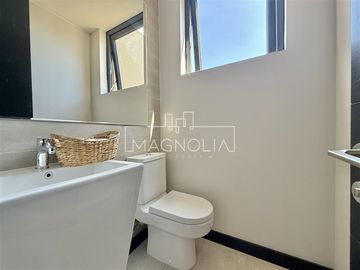 Casa en venta de 5 dorm. en Lo Barnechea