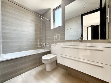 Casa en venta de 5 dorm. en Lo Barnechea