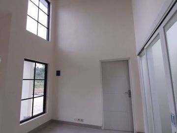 Rumah 1 lantai Desain Unik One Gate System Dekat Candi Plaosan