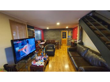 Venta casa 3D 2B con estar y estacionamiento, en Los Andes