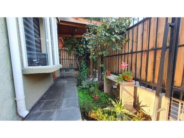 Venta casa 3D 2B con estar y estacionamiento, en Los Andes