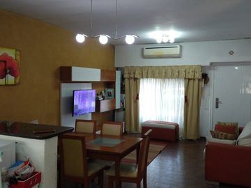 Casa PH en venta en Castelar Sur