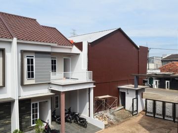 townhouse 2 lantai beli sekarang ga akan rugi