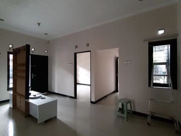 Rumah Strategis Untuk Hunian atau Guesthouse di Plemburan