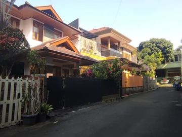 TERAWAT Rumah Cigadung Dago DKT Tubagus Ismail & ITB Cisitu Bandung