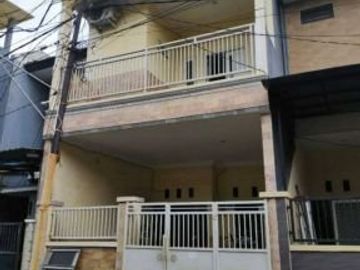 Rumah karangasem 2 lantai 925 jutaan siap huni Bos