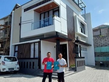 Exclusive dekat Tol Pasteur Bandung Rumah Syariah 2LT Desain Suka-Suka