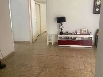 Amplio y bien ubicado departamento, remodelable