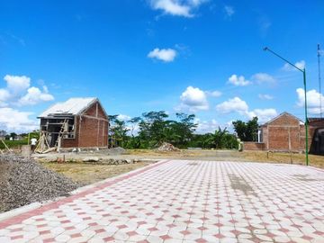 Minimalis di dalam perumahan dengan Scurity 24 jam