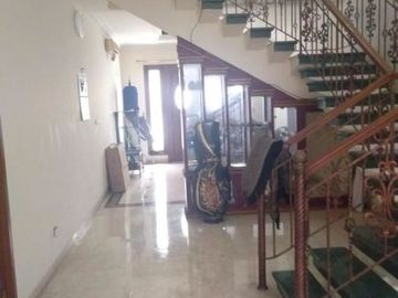 Dijual Rumah Pondok Indah Lantai Full Marmer