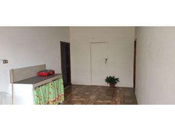 En venta hermosa casa familiar en zona comercial