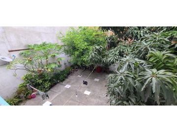 En venta hermosa casa familiar en zona comercial