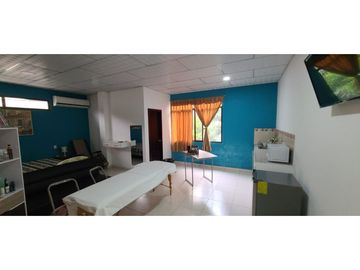 En venta hermosa casa familiar en zona comercial