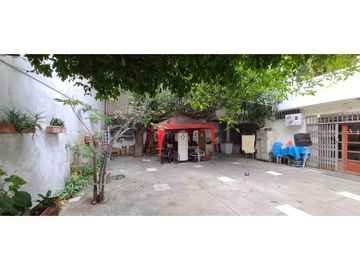 En venta hermosa casa familiar en zona comercial