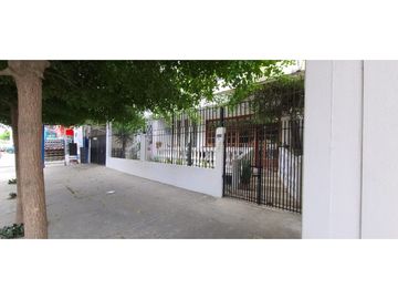 En venta hermosa casa familiar en zona comercial