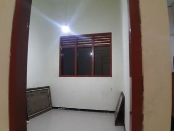 usoap.Rumah Dukuh Kupang Barat Bebas banjir, bisa untuk kost