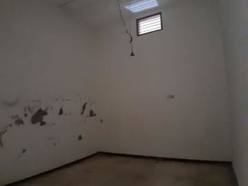 usoap.Rumah Dukuh Kupang Barat Bebas banjir, bisa untuk kost
