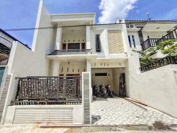 Rumah Dekat Hotel Hyat Jalan Palagan Lempongsari