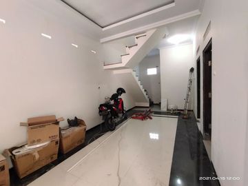 Rumah Dekat Hotel Hyat Jalan Palagan Lempongsari