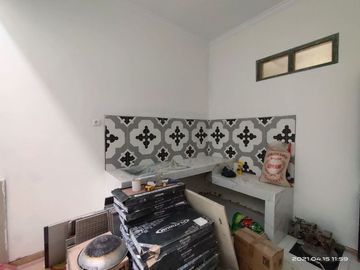 Rumah Dekat Hotel Hyat Jalan Palagan Lempongsari