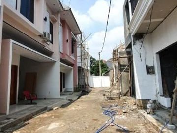 Rumah DiJual Jagakarsa Baru 3 Lantai Harga terjangkau