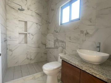 Casa en venta ubicada en Fracc. La Escondida