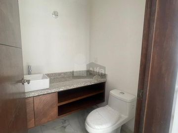 Casa en venta ubicada en Fracc. La Escondida