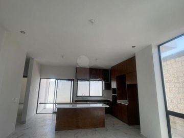 Casa en venta ubicada en Fracc. La Escondida