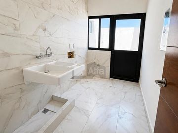 Casa en venta ubicada en Fracc. La Escondida