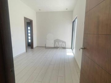 Casa en venta ubicada en Fracc. La Escondida
