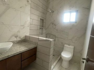 Casa en venta ubicada en Fracc. La Escondida