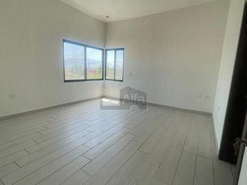 Casa en venta ubicada en Fracc. La Escondida
