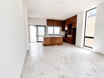 Casa en venta ubicada en Fracc. La Escondida