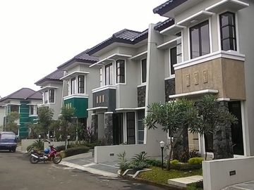 Rumah diJual di Tanah Baru, Depok. Townhouse mewah Murah