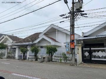 rumah sutorejo tengah Murahh, Strategis