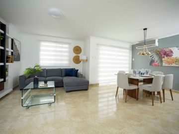 Venta de Casa Modelo Acuarela en Urb. Casa Laguna, Vía a Samborondon.
