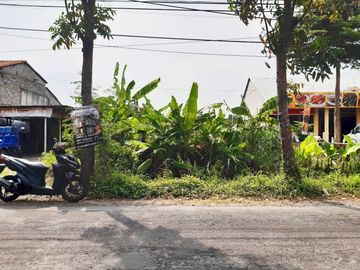 Tanah pekarangan cukup luas dalam ringroad dekat kampus UTY