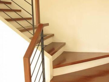 Townhouse ForSale in Qc