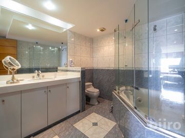 ESPECTACULAR PH DE LUJO CON 4 HABITACIONES, PISCINA Y GRAN TERRAZA EN SAN ISIDRO