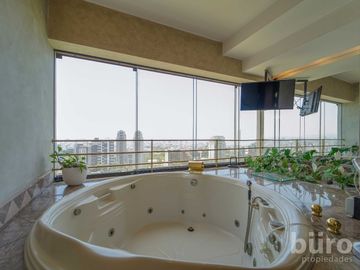 ESPECTACULAR PH DE LUJO CON 4 HABITACIONES, PISCINA Y GRAN TERRAZA EN SAN ISIDRO