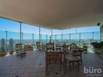 ESPECTACULAR PH DE LUJO CON 4 HABITACIONES, PISCINA Y GRAN TERRAZA EN SAN ISIDRO