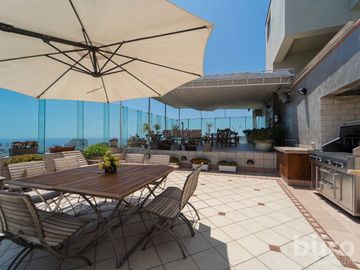 ESPECTACULAR PH DE LUJO CON 4 HABITACIONES, PISCINA Y GRAN TERRAZA EN SAN ISIDRO