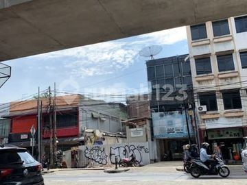 Ruko Bagus 3,5 Lantai Lokasi Strategis di Pinggir Jalan Fatmawati, Jakarta Selatan